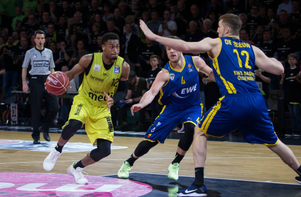 或卡住腰部 或卡住腰部