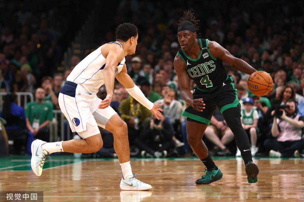 她在训练上 她在训练上